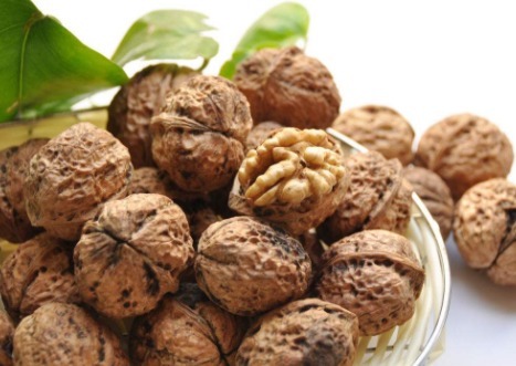 好处|早上空腹吃3颗核桃，半月后，3大好处显而易见，女人最不能错过