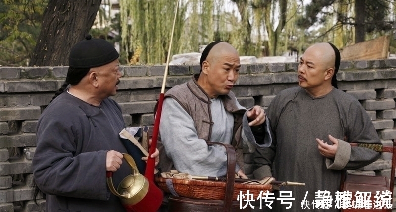 对联|乾隆上联:“坐北朝南吃西瓜,籽往东放”,纪晓岚:臣不敢对