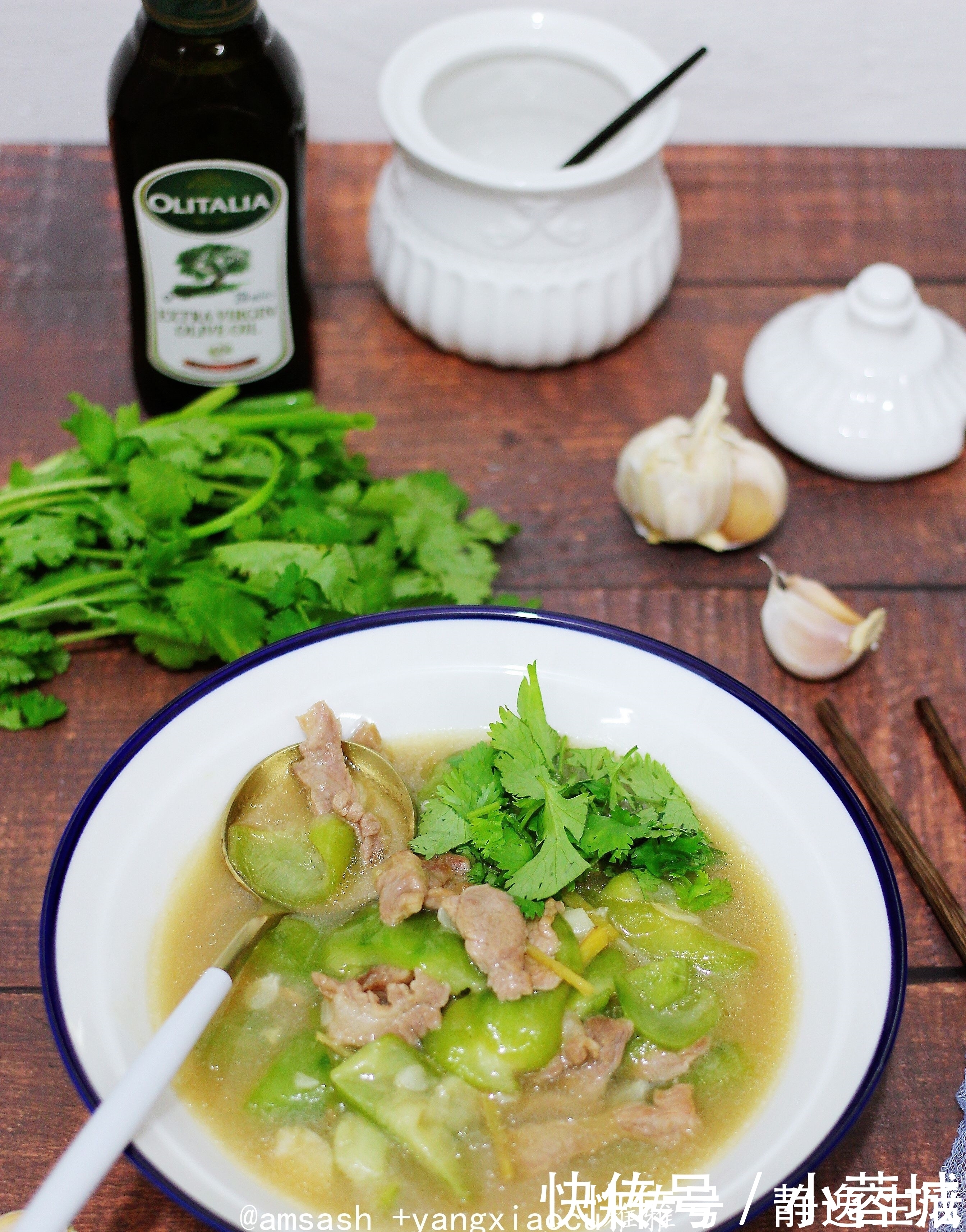 丝瓜皮|夏天，多给家人吃此瓜，瓜肉相结合，营养美味，连汤汁都吃精光