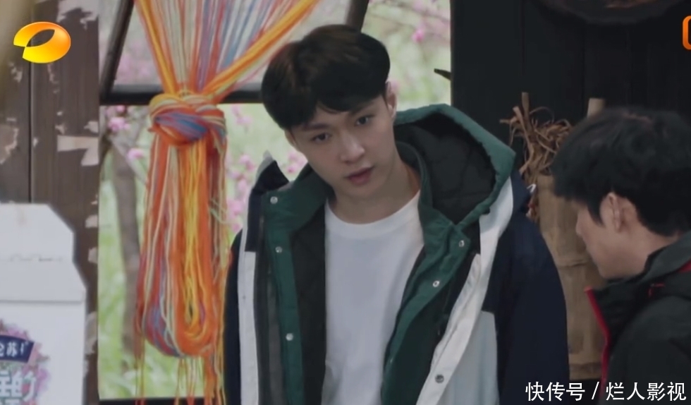 张艺兴录制《向往的生活》手足无措,黄磊:这不是鸡条,没有任务