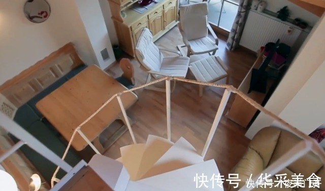 楼梯|只需一个按钮,能把立柜变成旋转楼梯,不占地又实用!