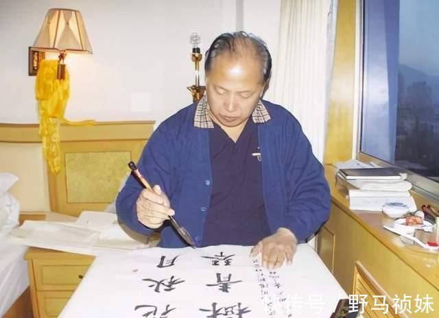 田英章&欧楷大咖田英章也擅草书，其草书跌宕起伏，大气磅礴，让人佩服