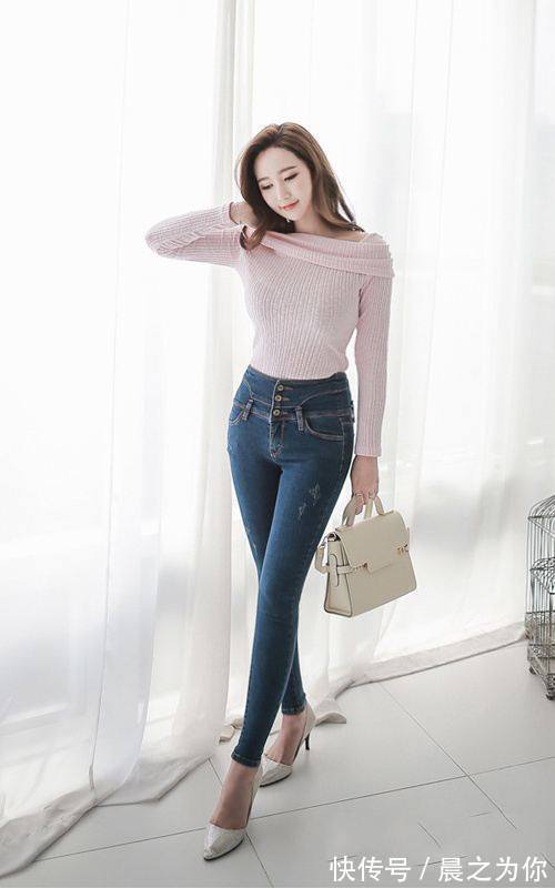 时尚 修身的牛仔裤时尚显范,轻松打造美好曲线,尽显青春时尚气息!