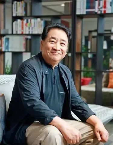 书法家!姜昆的榜书没有其父亲姜祖禹的稳重大气,但比其父亲榜书开阔洒脱