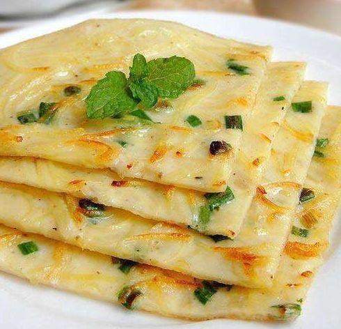 别再买小摊上的鸡蛋饼了,教你一招,3分钟搞定