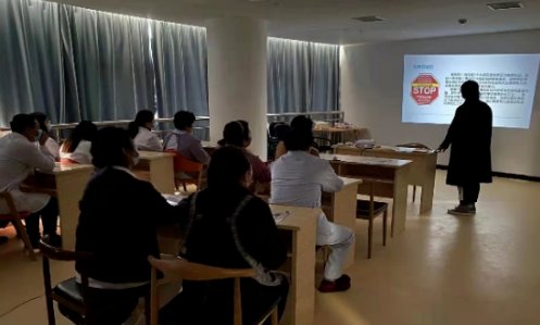 人口老龄化|世界压疮日，县医院ET（国际造口师）在行动