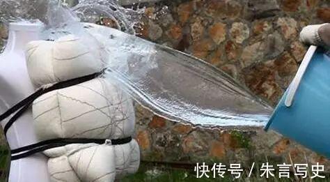 在打仗时，用淋湿的棉被真能挡住子弹吗？