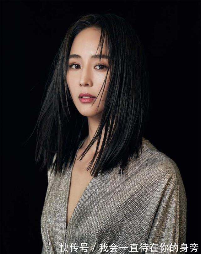 长直|奔五的女人这样穿,搭配这种发型,时髦又减龄