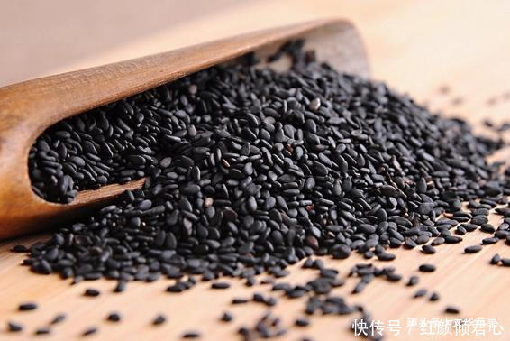  改善白发|冬季里的一道营养粥，补血养肾，适合须发早白、气血不足的人