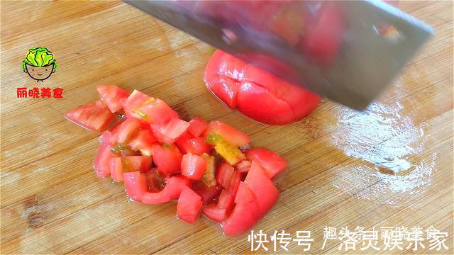 面条别再水煮了，换种新吃法，比凉拌的好吃百倍，我家一周吃5次