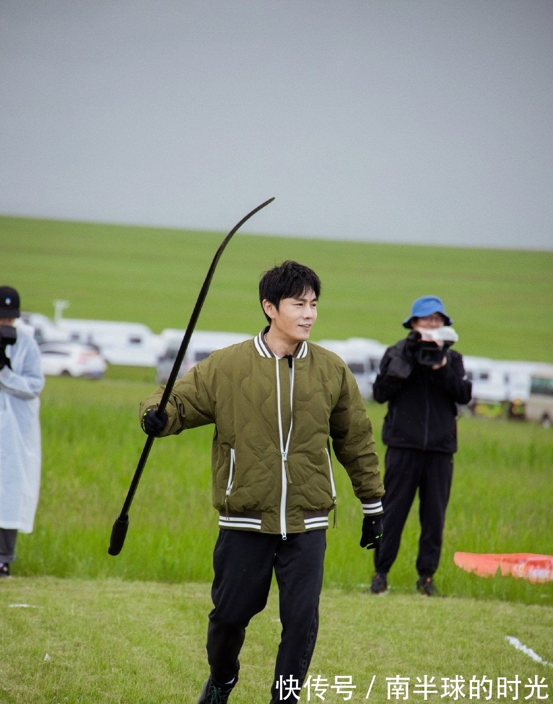 張東升|秦昊簡直太幽默了，在綜藝節(jié)目里連續(xù)五次假摔，戳中人們的笑點(diǎn)！