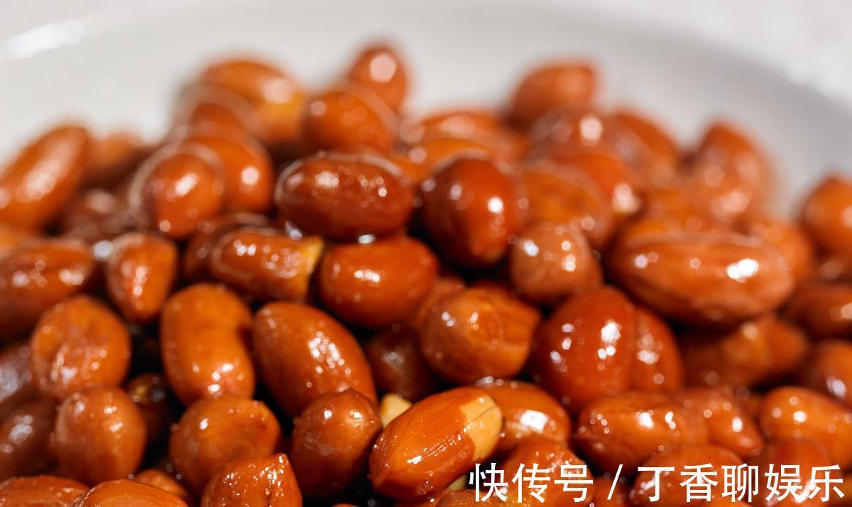 大厨|大厨透露，花生米先处理一下再炸，又香又脆还不会糊，新手也行