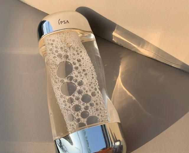 闭口|日系的“四大神水”翻车了?奥尔滨差评多,SKII不值得,黛珂硬撑