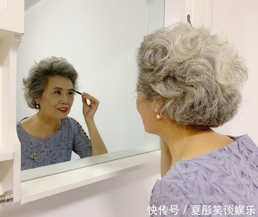 短发|见证一个女人变老，除了越来越深的法令纹，还有越来越短的头发