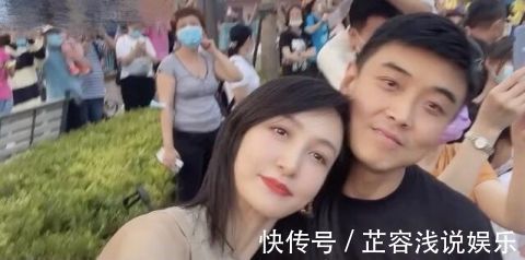 儿子|乒乓球冠军王皓全家出游俩儿子罕见露面遗传爸爸高颜值