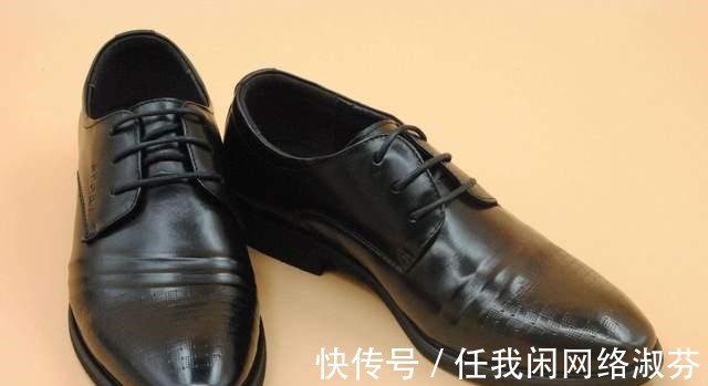 辽宁巨婴16岁吃饭还要人喂,每天花费上万,开兰博基尼卖手机壳
