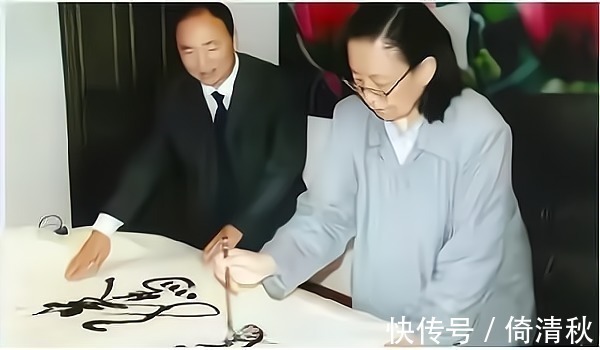 传统书法&李讷的书法颜骨舒同韵,个性十足,沉着冷静,刚劲挺拔,明朗清晰