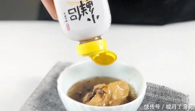 这个烧饼我都不敢经常做,不用发面、不用醒面,锅里烙一烙,连吃三个不过瘾!