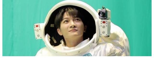 鲁健|央视秋晚:超50位明星出席,《觉醒年代》交响乐成最大惊喜