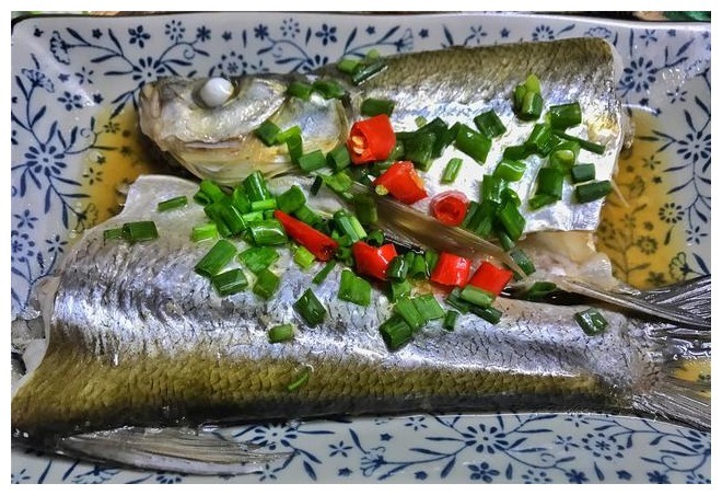 太湖三白之一的白鱼，这么做最美味，10分钟就上桌