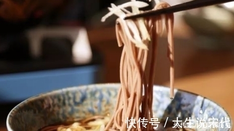 8分钟做好早餐,营养高味道好,一碗特别的面,学会就不用买了!