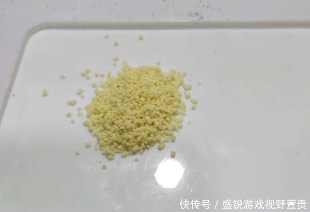 自制|分享一款自制便宜好用的鲫鲤通用野钓素饵,春末夏初超好用鱼获多