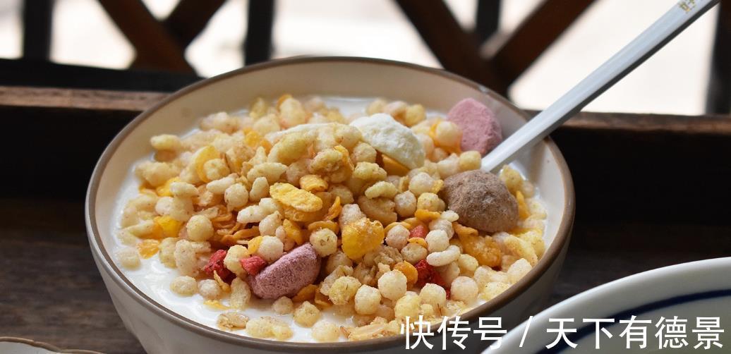 我一个人|一个人的午餐这样做简单省事，8分钟就做好，花钱少营养又美味