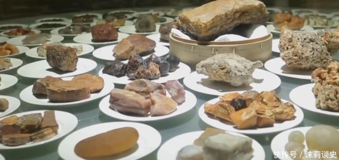 豪宅|靠捡石头致富的村子,一块石头价值上万,人人住豪宅开豪车