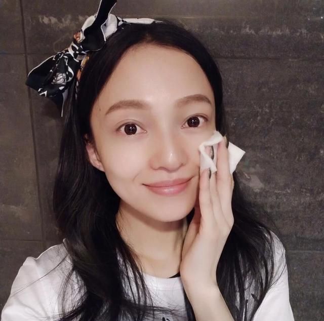 精华液|护肤品是该“拍”还是“涂”?用错这么多年,难怪效果不明显!