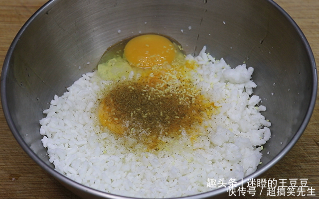 零食|剩米饭做的小零食,香酥锅巴,金黄酥脆,咬一口嘎嘣脆,越嚼越香