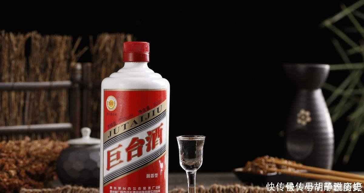 茅台的酒瓶“只出不进”,为啥“假酒”还能灌进去真相让人意外
