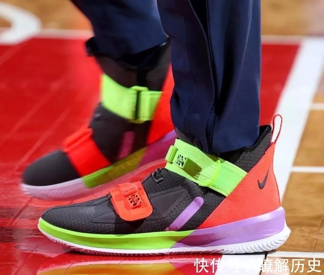 实战 最新发售的实战球鞋!这新配色也太骚气了吧!