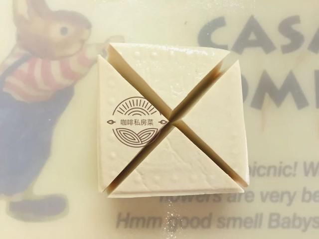 金黄嫩滑的焖煎豆腐,味蕾蠢蠢欲动了