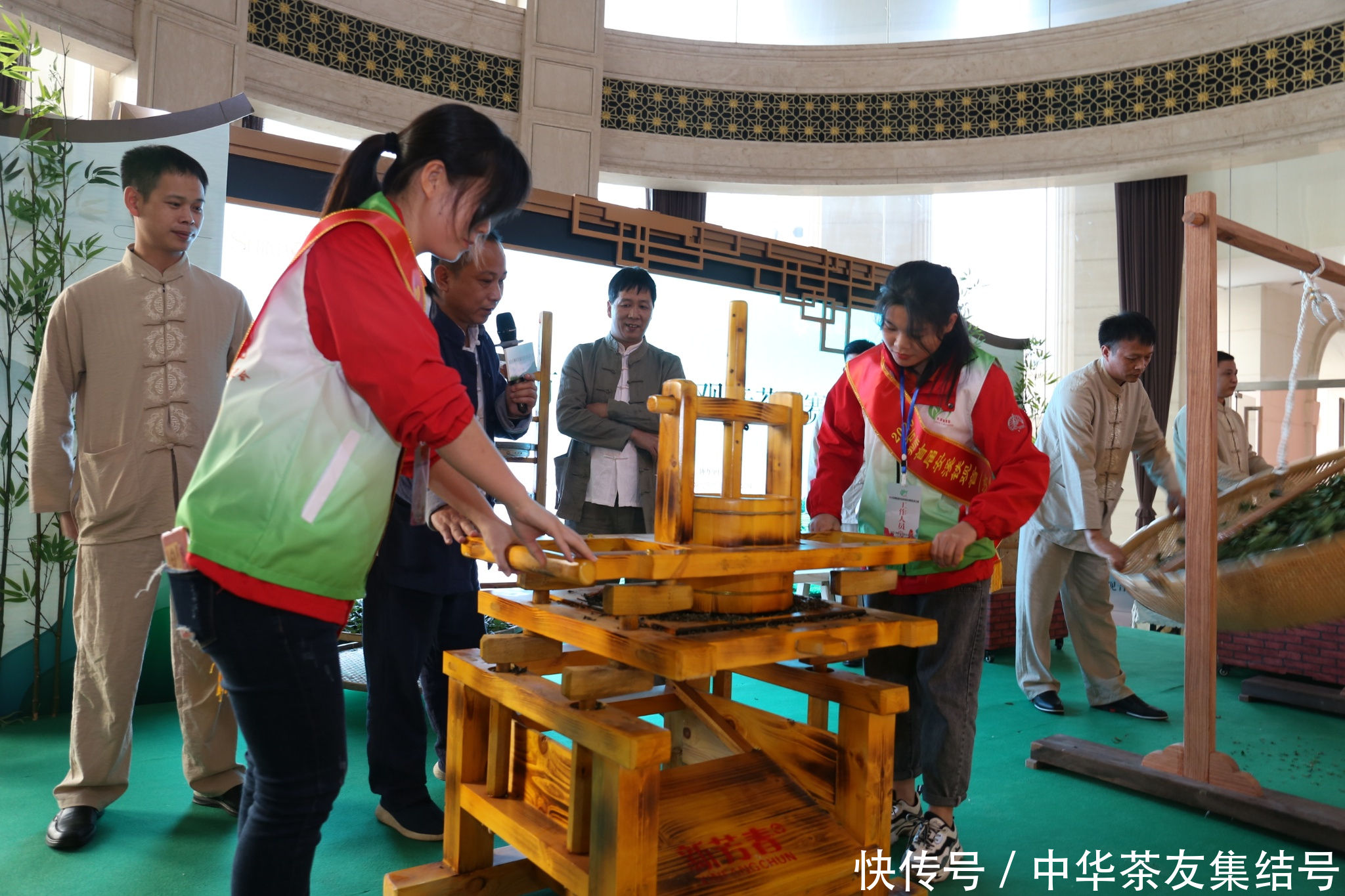 茶王|石狮铁观音茶王赛落幕 茶王拍卖捐赠慈善事业