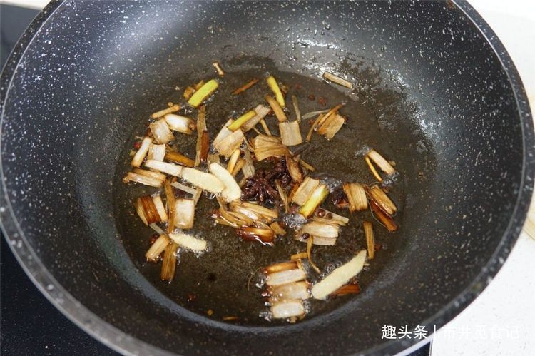 饭店包饺子的3个窍门,馅料还真有讲究,难怪饱满多汁,个个鲜香