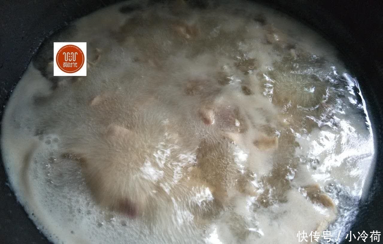 美食生活|自制正宗的水煮肉片,麻辣鲜香缺一不可,做法简单快捷,太好吃了