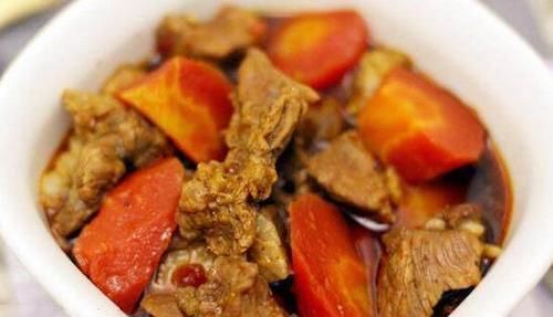 这样的家常菜天天吃也不嫌，难怪每次上桌，都吃的干干净净