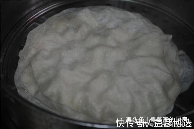 又薄又软的水烙馍,其实很简单,不用煎不用烙,卷菜卷肉都好吃!