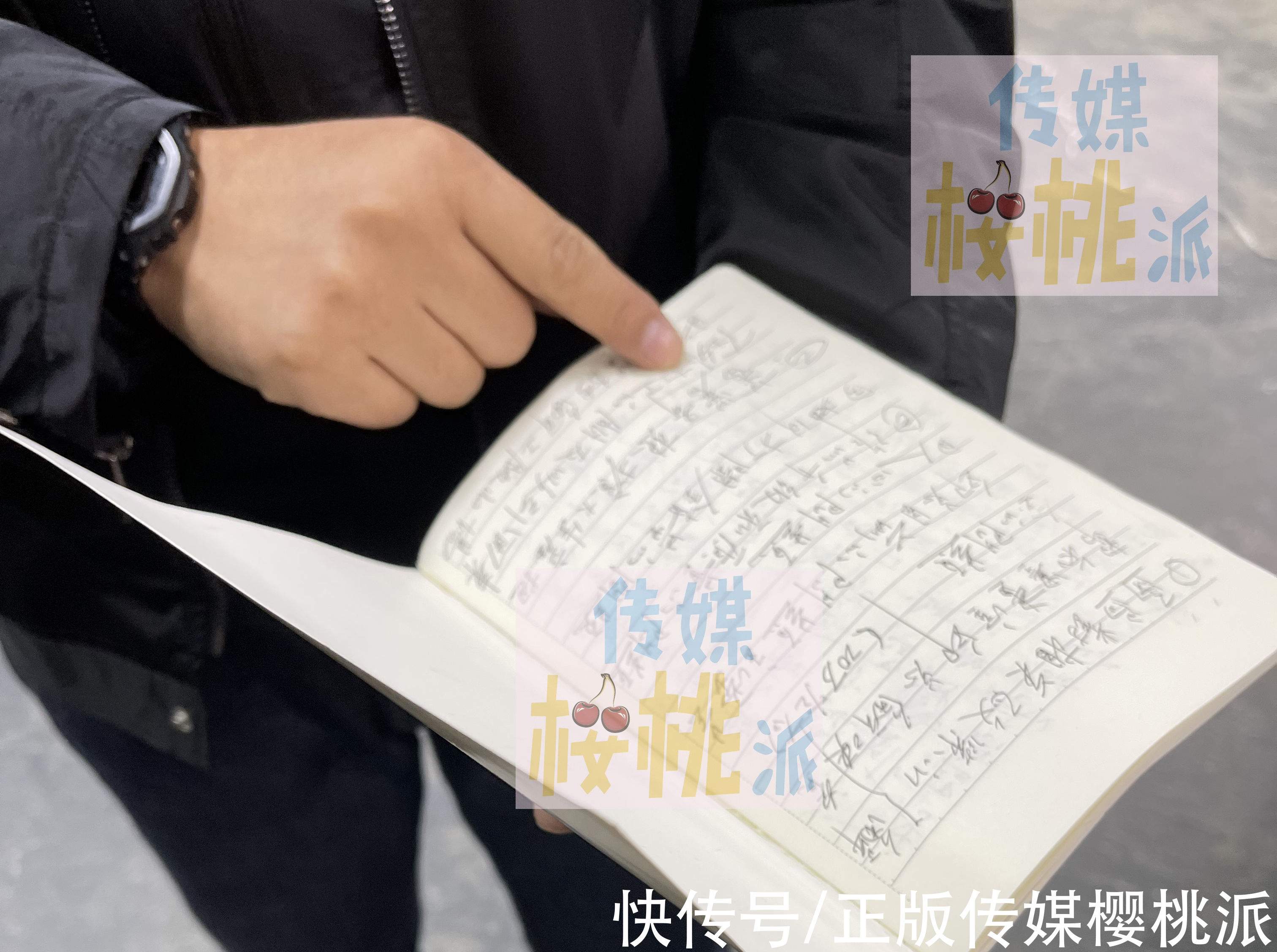 汪涵在長(zhǎng)沙農(nóng)村開(kāi)店，堅(jiān)持素顏出鏡還現(xiàn)場(chǎng)摳腳，變成鄉(xiāng)野知心大哥