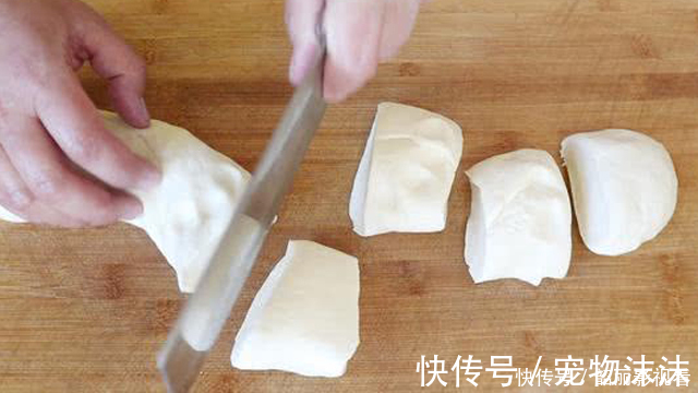 早餐饼|早起半小时给家人做盘早餐饼，做法简单，外酥里嫩口感劲道