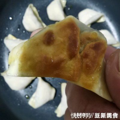 冰花煎馄饨|适合全家的蕾丝冰花煎馄饨,老人小孩都爱吃