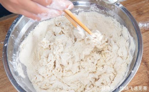 快速|想要快速发面,别只知道加酵母,多放2味料,30分钟就能发满盆