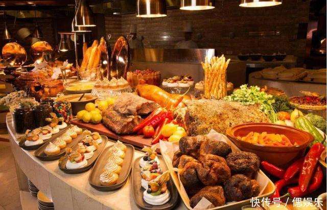 肯德基开第一家自助餐厅,红酒炸鸡随便吃喝,网友值得一试!