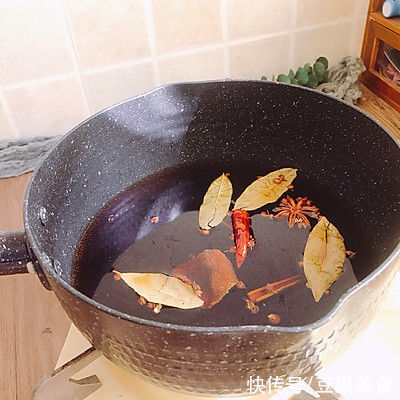 这道花雕熟醉蟹，汤汁都要舔干净