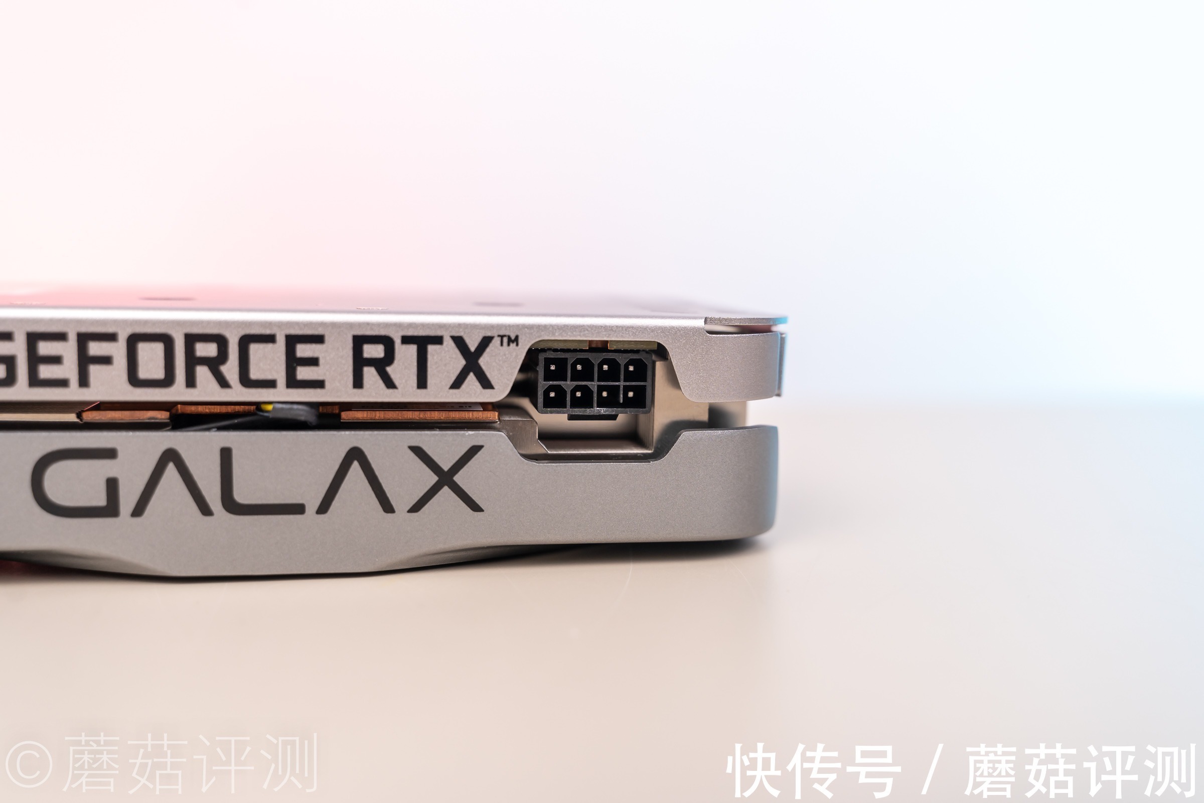 机箱|体积小巧，外形精致、影驰RTX3060金属大师Mini显卡 评测