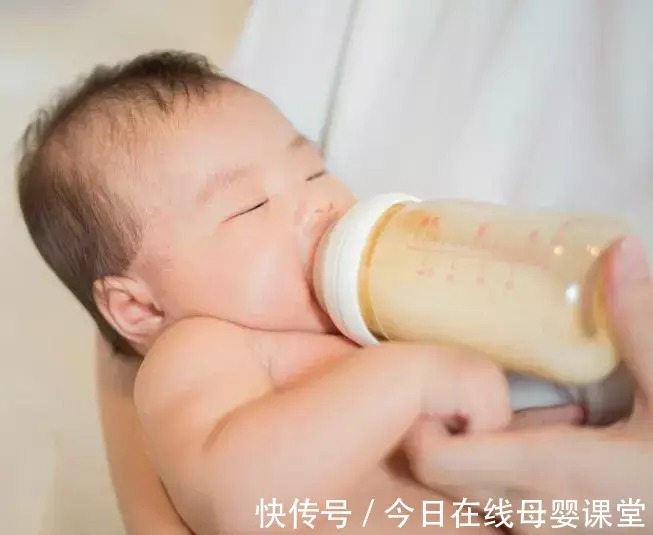 新生儿|照顾1~3个月宝宝,就一个秘诀:一月睡二月哭三月攒肚