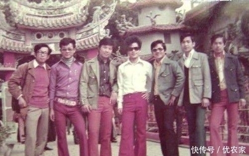 通迅 50年代到2010年代流行服的演变,你还记得小时候穿过的款式