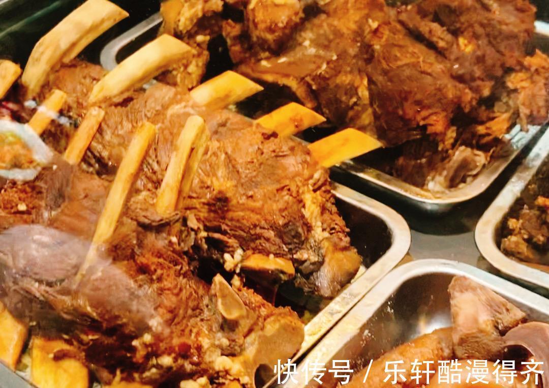 烧饼|淮南牛肉汤店里烧饼夹辣椒,滋味太足了!