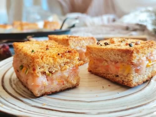  大蜜食堂｜巨好吃的蒜香面包虾～get吐司虾滑新吃法