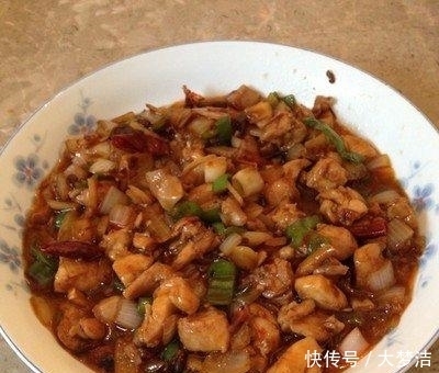 香喷喷的家常小炒菜，简单美味，来客时露两手，让你倍有面子